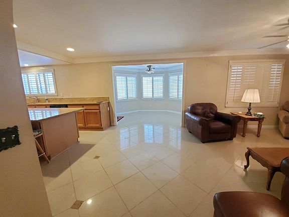 3rd image of 13843 Dogwood Ave