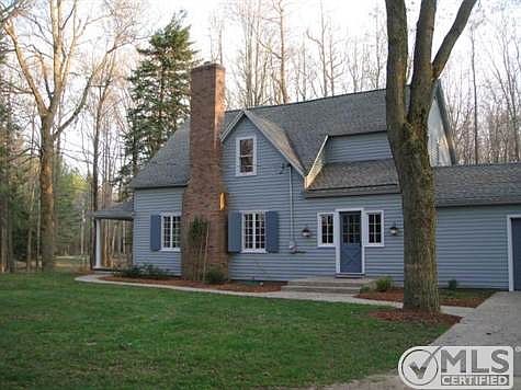 3rd image of 1936 Lakeshore Dr