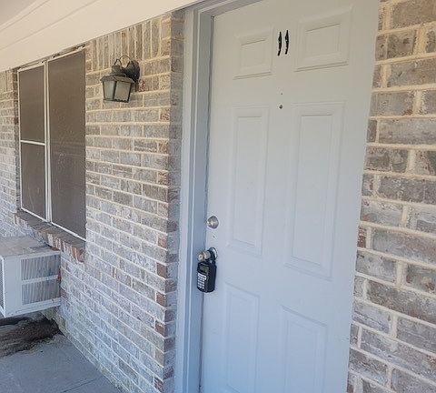 5th image of 1007 Cedar St APT 4