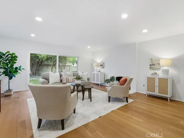 915 S Dennis St, Santa Ana, CA 92704