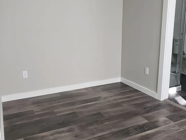 612 NE Santiam Blvd — Photo 3