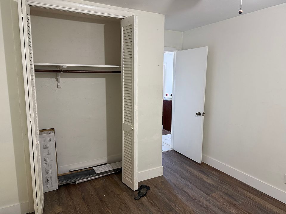 Bedroom & Bedroom Closet