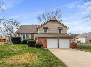 1815 S Lennox Dr, Olathe, KS 66062