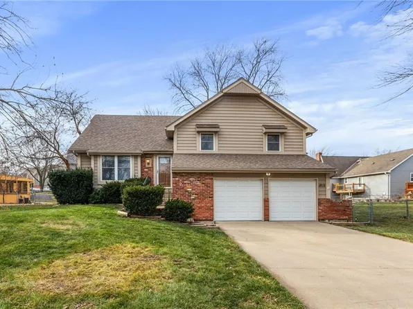 1815 S Lennox Dr, Olathe, KS 66062