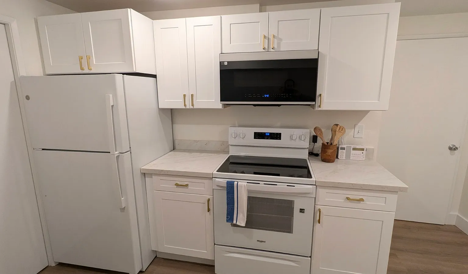 2 bed, 800 sqft, $1,200 — Photo 2