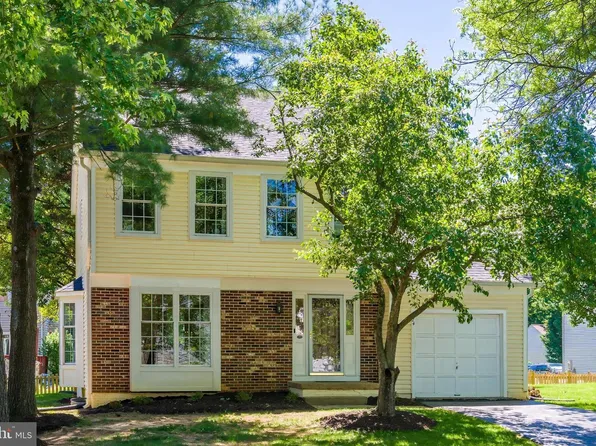 24 Newland Ct, Sterling, VA 20165