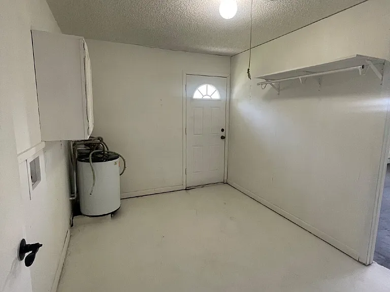 107 Montana Ave — Photo 21