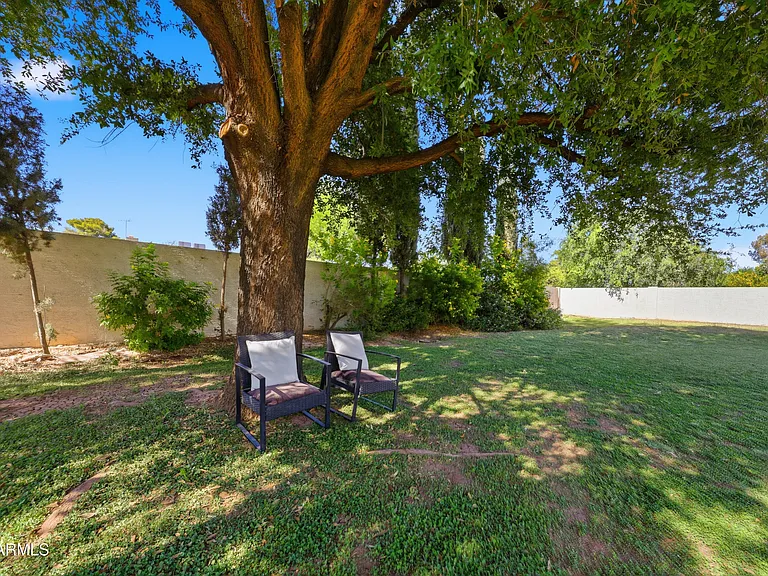 10432 W Avalon Dr — Photo 34