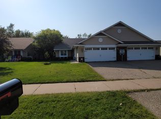 35 Meadowlark Dr, Hudson, WI 54016