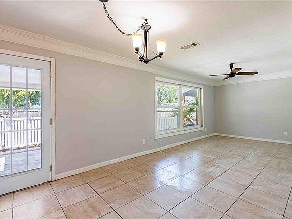5th image of 2741 37TH STREET S