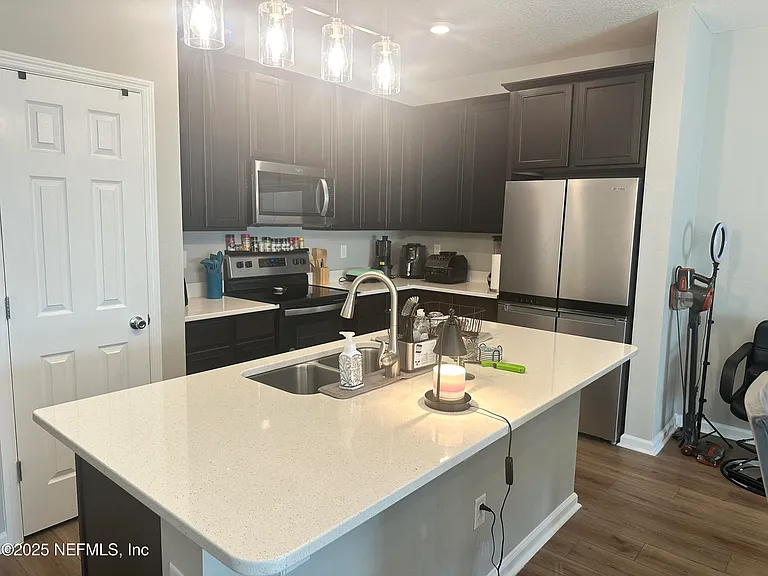 9804 Fiddleback Ln — Photo 6