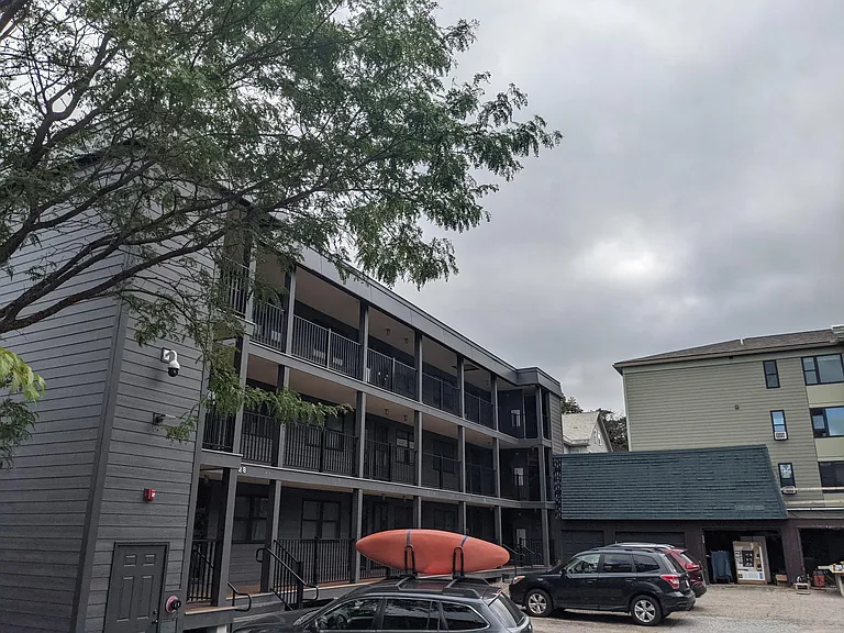 328 College St #2 — Photo 4