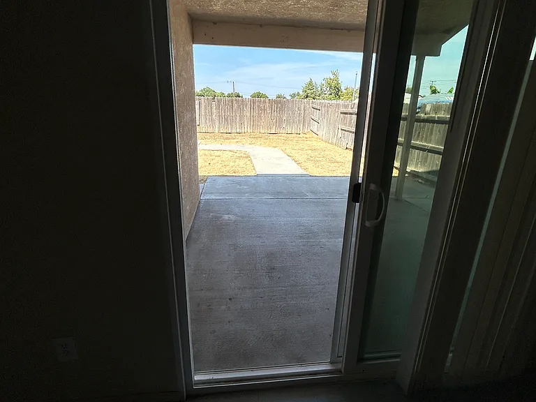 2426 S Siega Ave — Photo 7