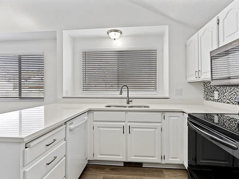 1806 N 350 W — Photo 10