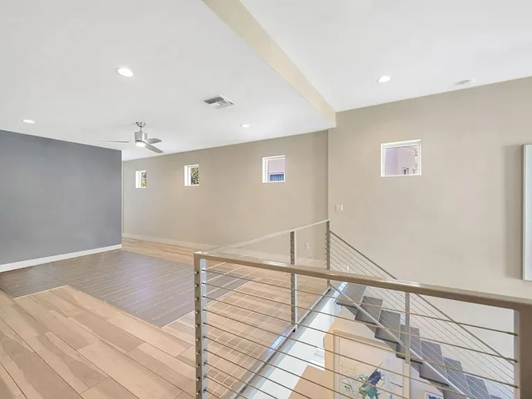 2706 W Trilby Ave — Photo 38