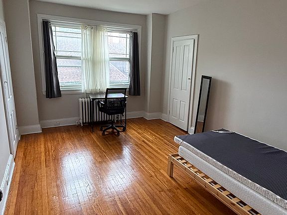 5th image of 318 S 42nd St APT 5