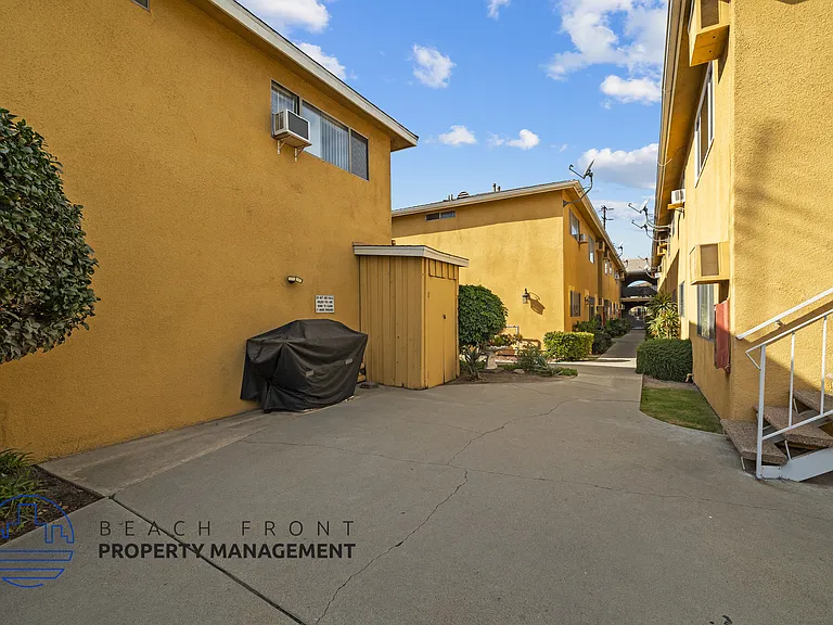 11714 Bellflower Blvd — Photo 17
