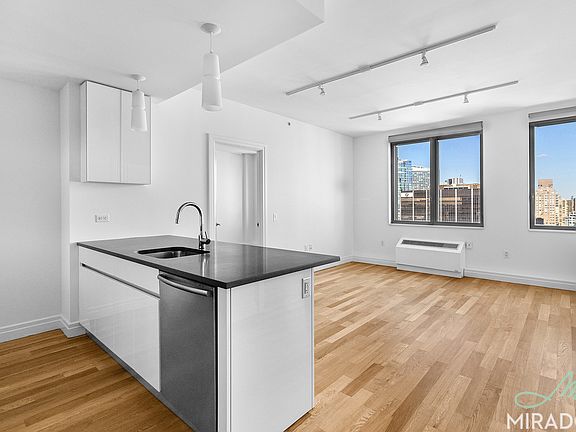 3rd image of 554 W 54th St #25M