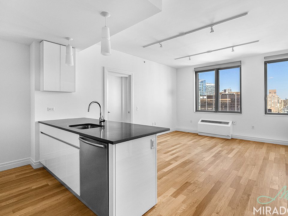 1st image of 554 W 54th St #28M