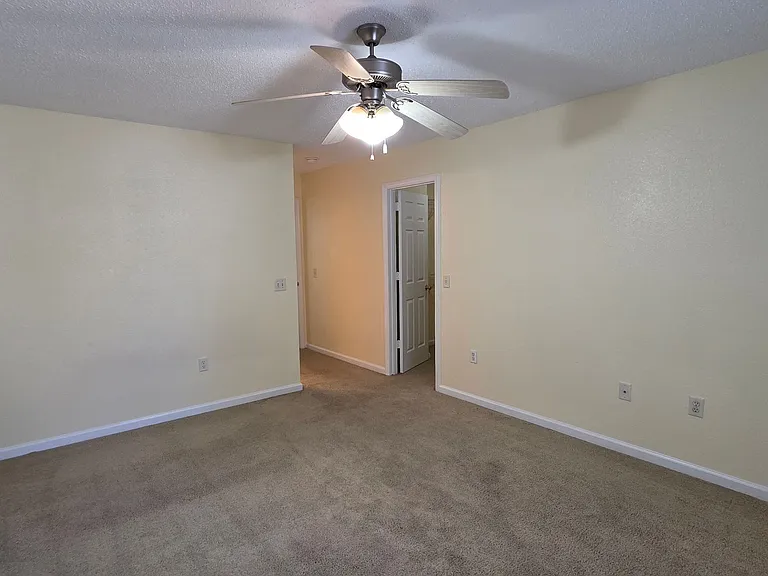 1118 Towne Park Dr — Photo 19