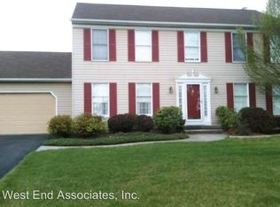 2112 Goldenrod Dr, Macungie, PA 18062
