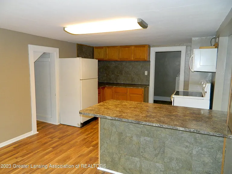 1126 W Michigan Ave — Photo 10