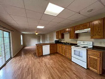 160 Cedarwood Ave — Photo 11