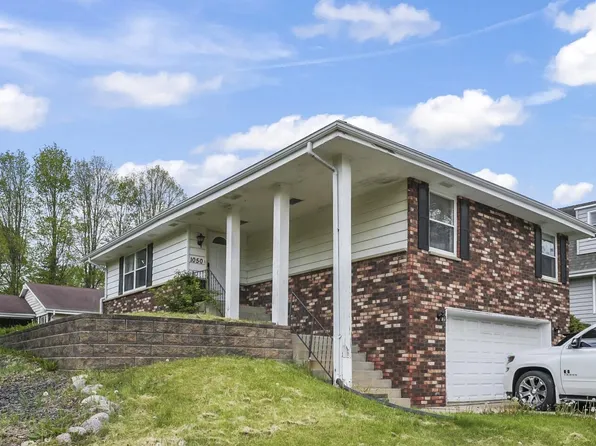 1050 South Grandview BOULEVARD, Waukesha, WI 53188