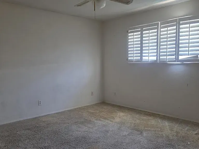 2409 E Jensen St — Photo 14