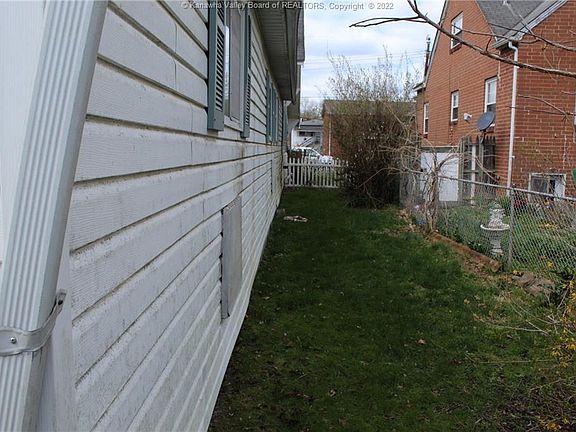 3rd image of 732 Holley St