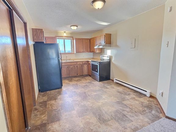 4th image of 221 13th St N #2