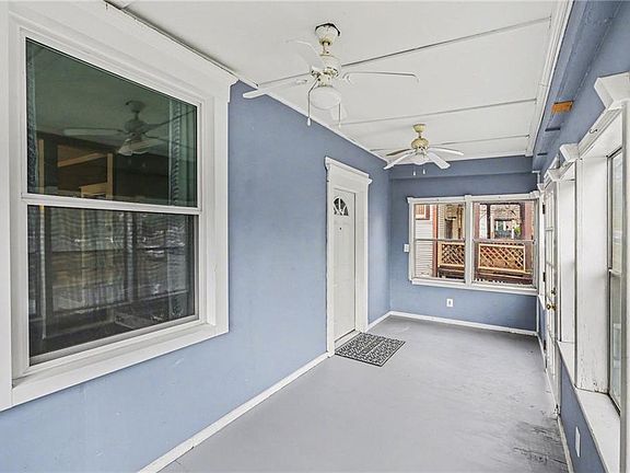 3rd image of 4304 Holmes St