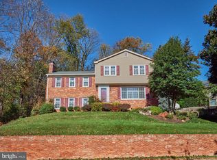 1855 Foxstone Dr, Vienna, VA 22182