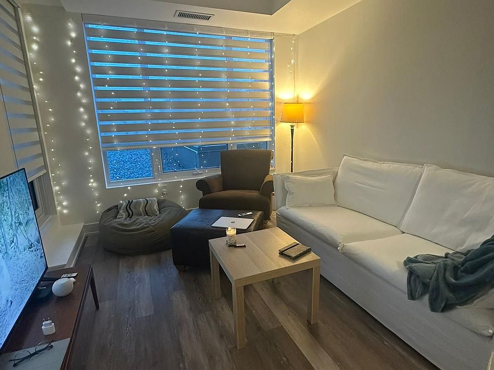 1st image of 2075 King Rd #202