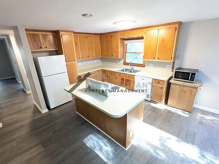 4424 American Dr — Photo 5