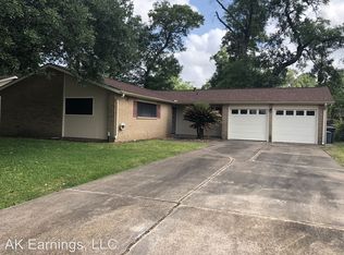 6325 Pansy Dr, Beaumont, TX 77706