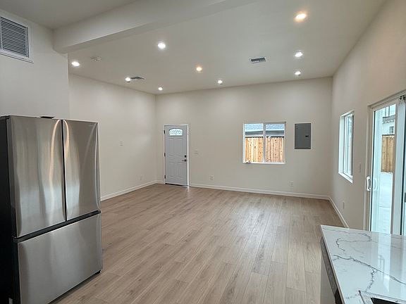 3rd image of 13040 Terra Bella St
