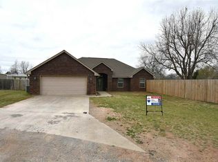 701 London Dr, Apache, OK 73006