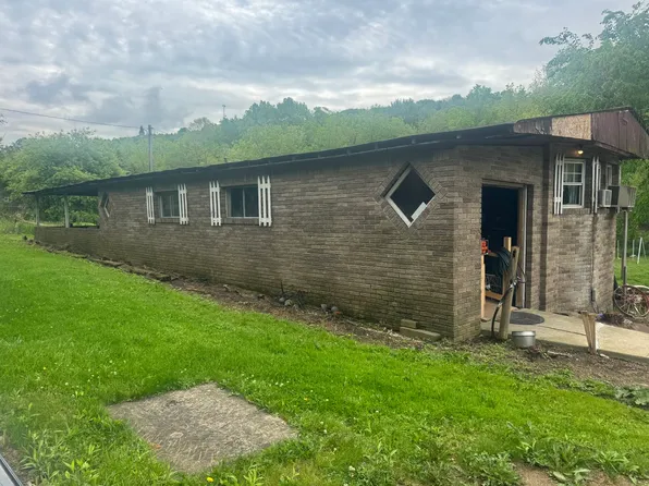 217 Bauder Mill Rd, Harmony, PA 16037