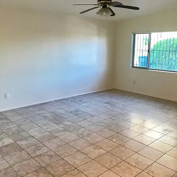 2601 N Euclid Ave — Photo 5