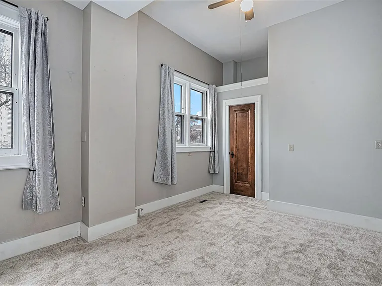 231 Paris Ave SE #4 — Photo 16