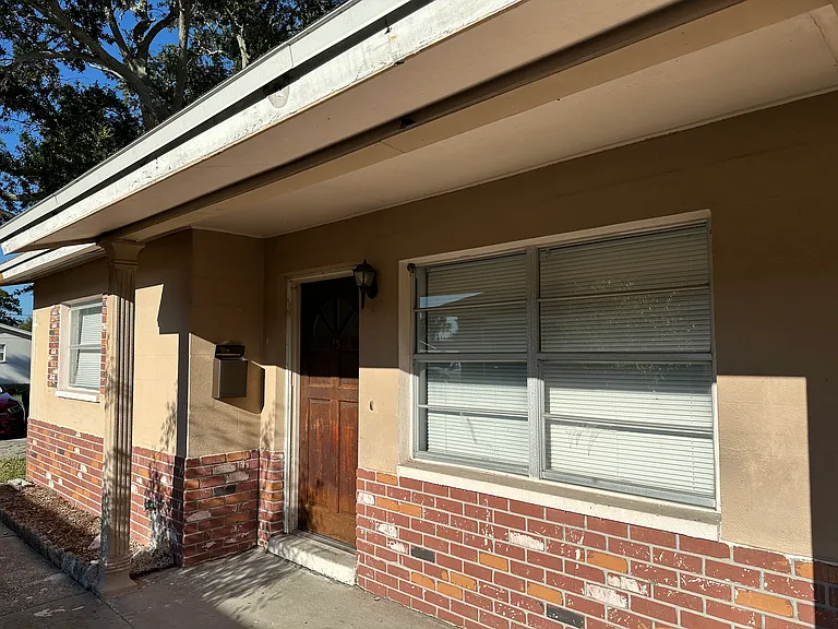 Front Porch & Entrance