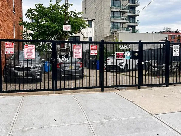 2875 W 16th St, Brooklyn, NY 11224