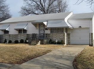10446 Ashbrook Dr, Saint Louis, MO 63137