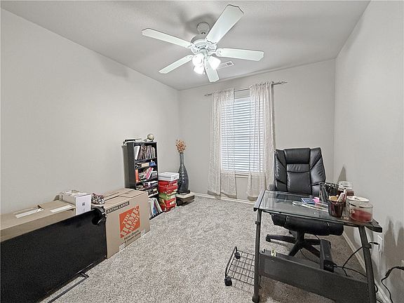 5th image of 603 E Sandalwood St