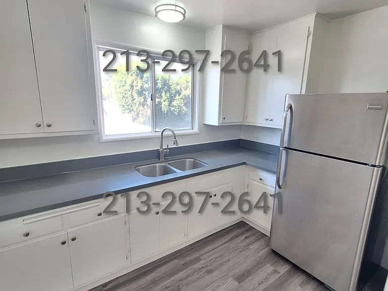 14355 Burbank Blvd #16 — Photo 10