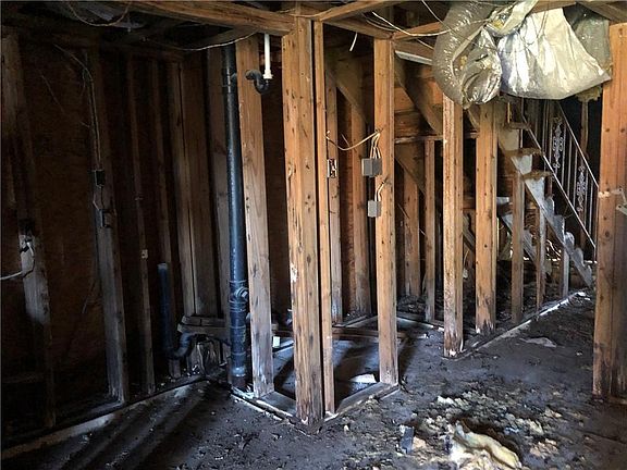 3rd image of 4513 Skyview Dr