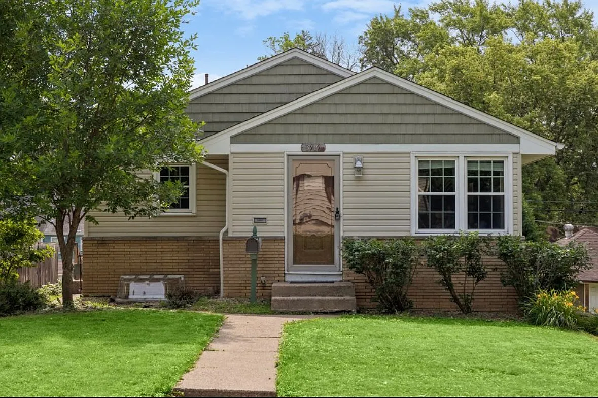 5 bed, 1600 sqft, $2,650 — Photo 2