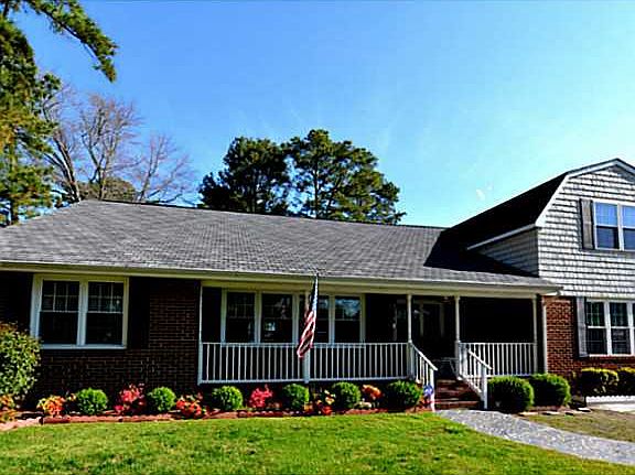 2nd image of 3553 N Crestline Dr