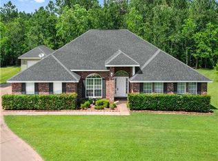 10311 Red Leaf Cres, Vancleave, MS 39565